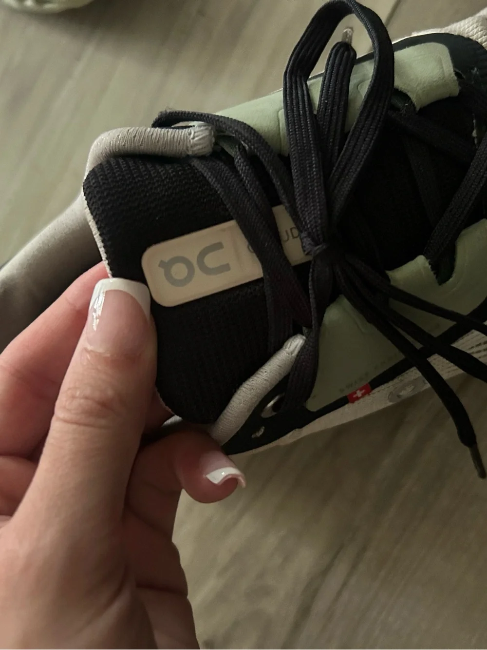 On Cloudmonster Running Shoes White/Black Women’s Size 7.5